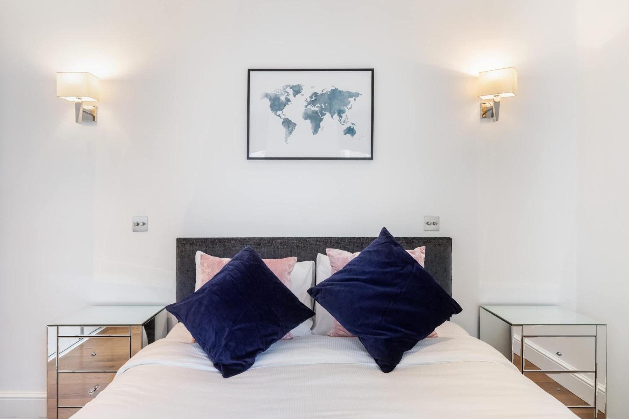 Apartment The Heart Of Soho - 2br - Cityapartmentstay