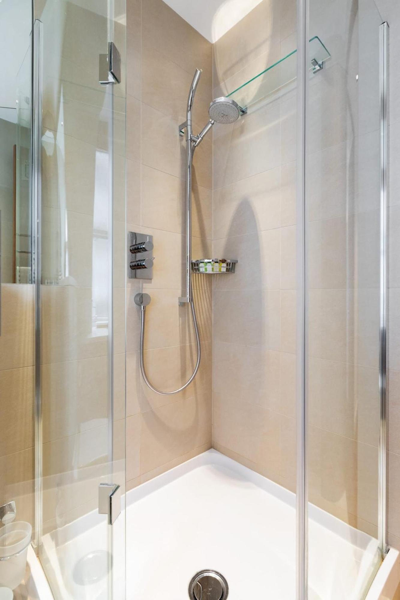 The Heart Of Soho - 2br - Cityapartmentstay *