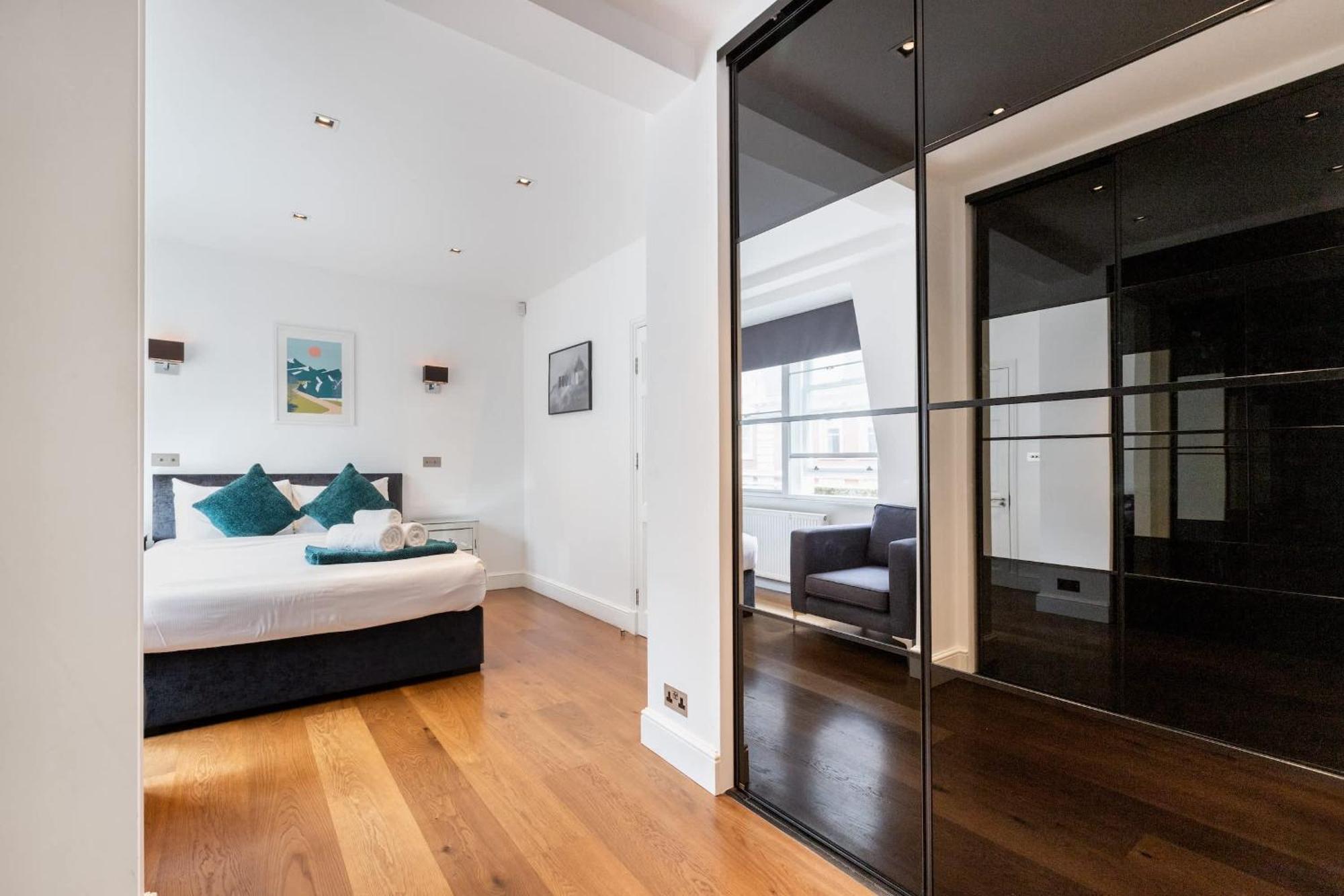 Apartment The Heart Of Soho - 2br - Cityapartmentstay London