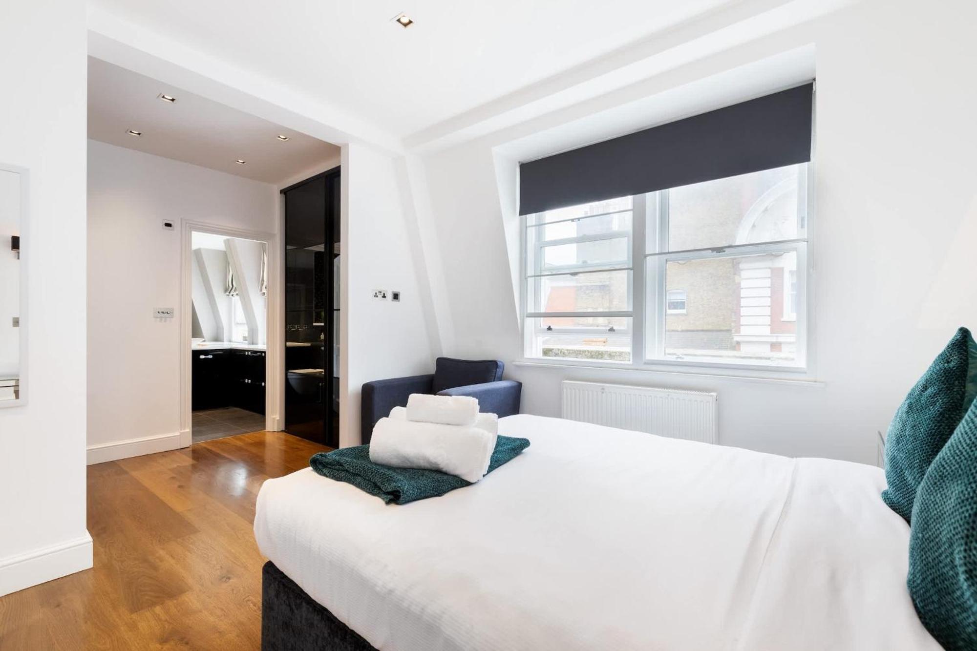 The Heart Of Soho - 2br - Cityapartmentstay
